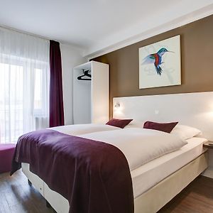 Hotel West